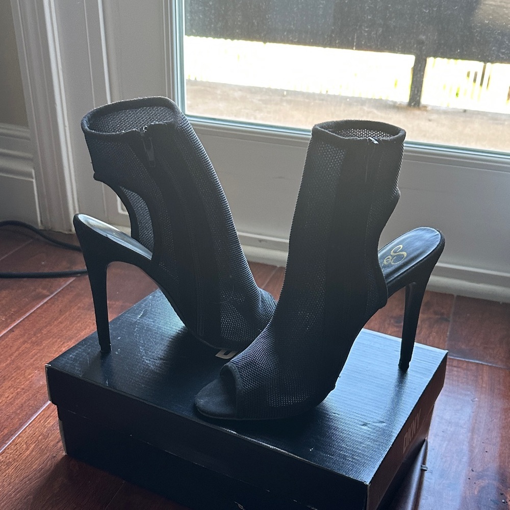 So Me Black Mesh Peep-Toe Heels